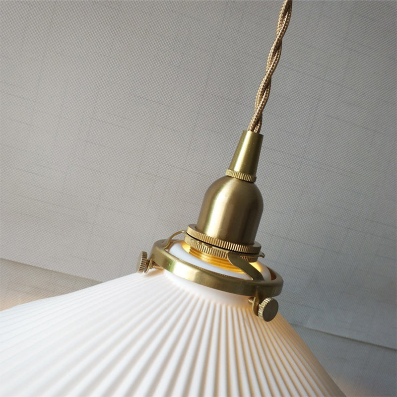 LumiBlanc - Suspension en Céramique Blanche à Abat-Jour Strié
