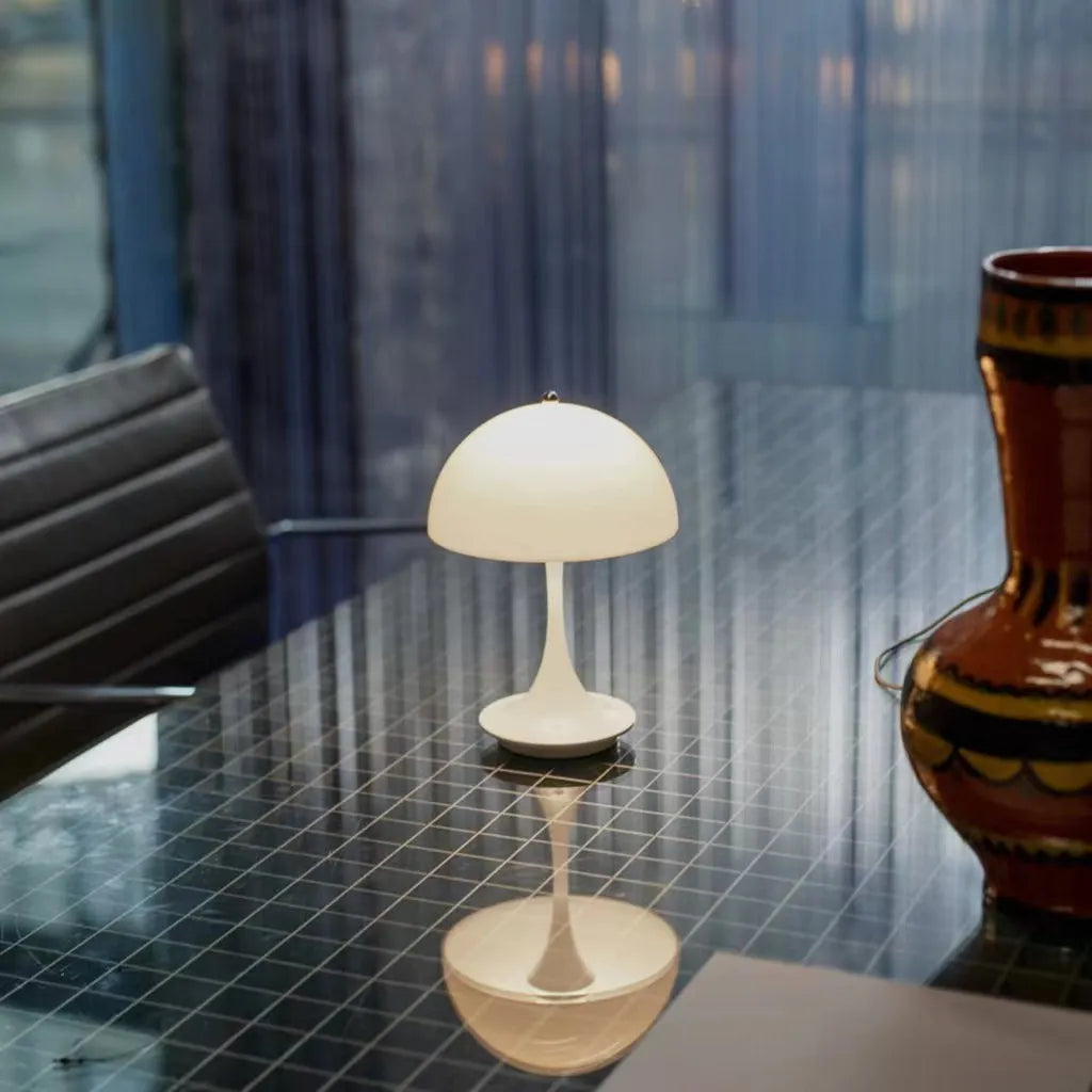 LumiAura | Lampe de Table LED Élégante pour Salon